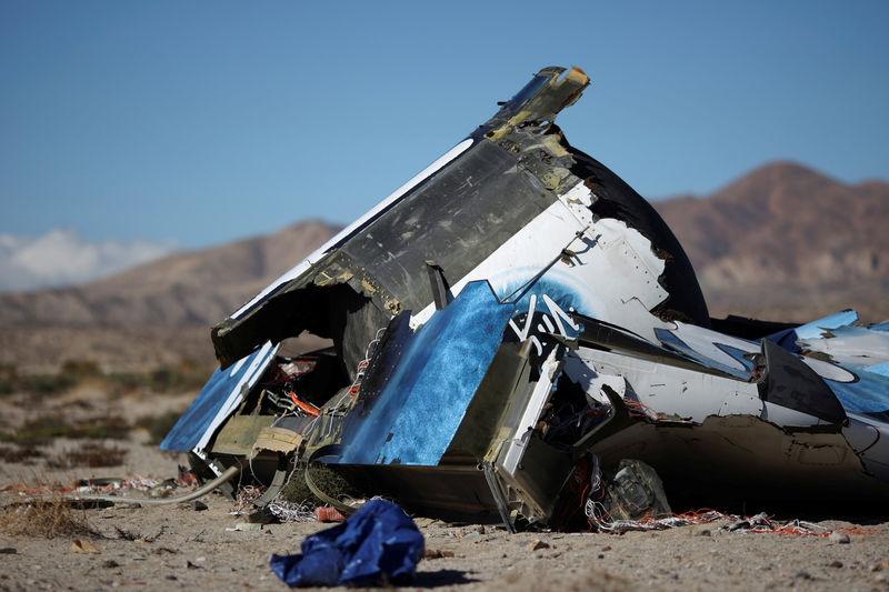 © Reuters. FILE PHOTO: Wreckage from the crash of Virgin Galactic's SpaceShipTwo lies in the desert near Cantil, California