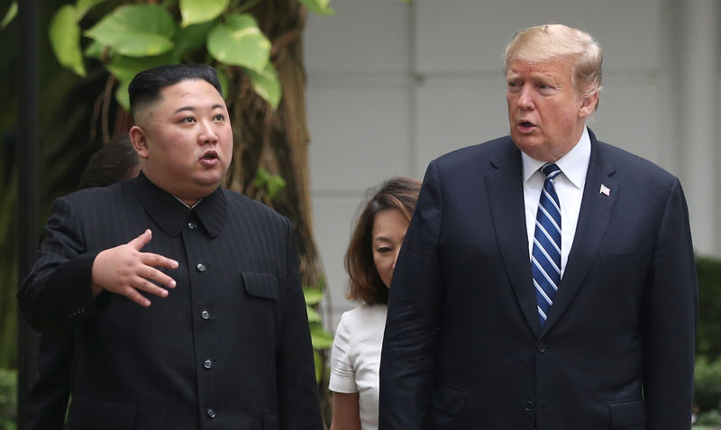 © Reuters. زعيم كوريا الشمالية يدعو واشنطن إلى تغيير موقفها ويحدد مهلة