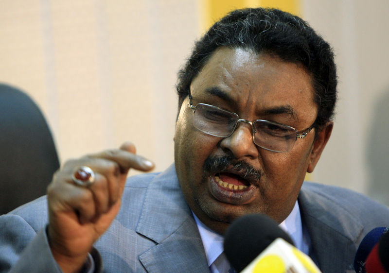 © Reuters. التلفزيون السوداني: استقالة مدير جهاز الأمن والمخابرات الوطني صلاح قوش