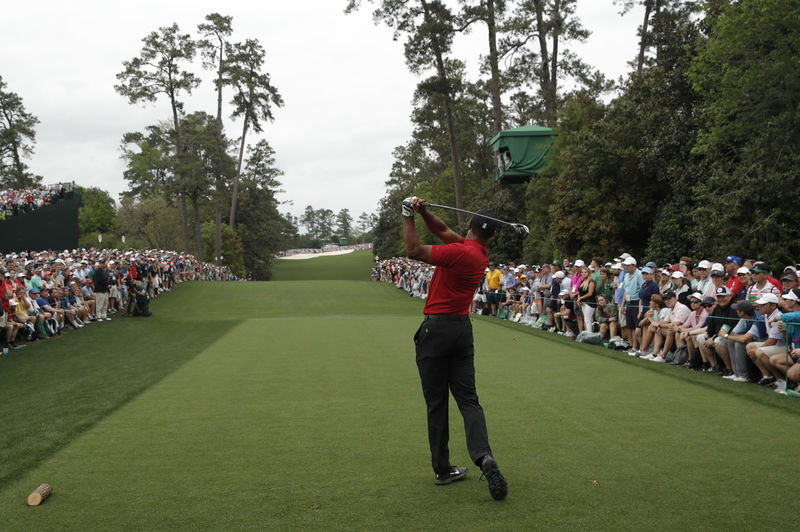 © Reuters. Final round play of the Masters at Augusta National