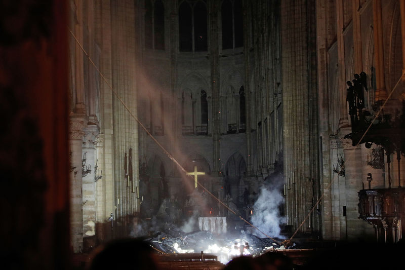 © Reuters. وزير فرنسي: التحقيقات مستمرة لمعرفة سبب حريق كاتدرائية نوتردام