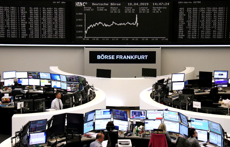 © Reuters. The German share price index DAX graph at the stock exchange in Frankfurt