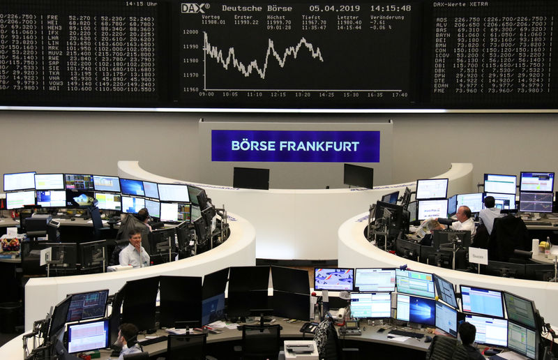 © Reuters. The German share price index DAX graph at the stock exchange in Frankfurt