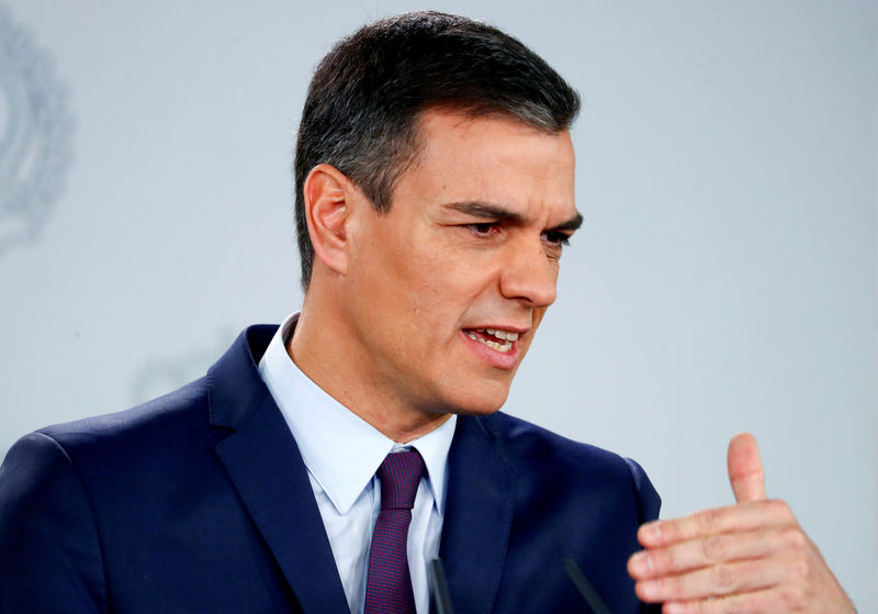 © Reuters. FOTO DE ARCHIVO: El Presidente de España, Pedro Sánchez, después de una reunión extraordinaria del gabinete en Madrid