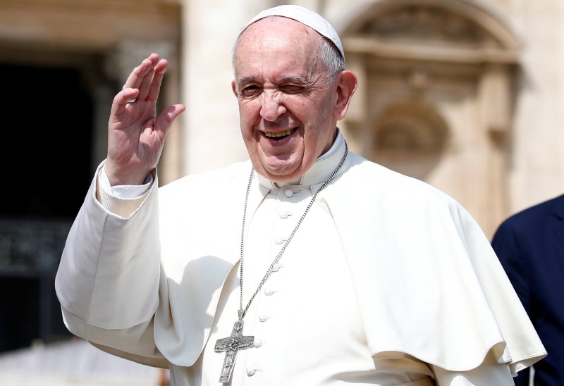 © Reuters. Papa Francisco durante audiência geral na Praça de São Pedro, no Vaticano