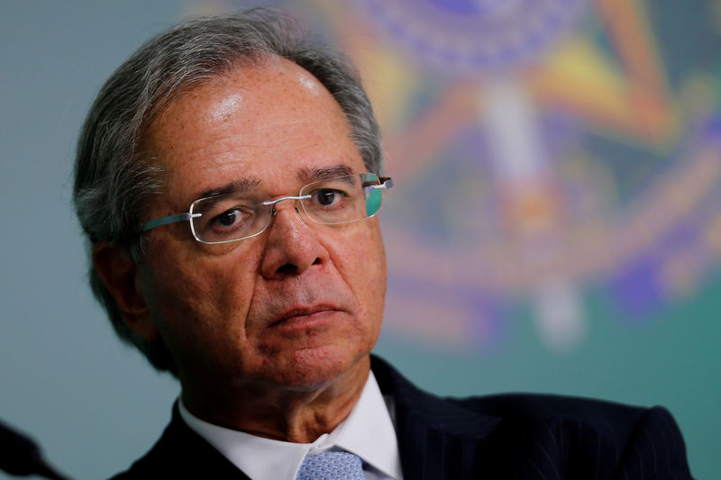 © Reuters. Ministro da Economia, Paulo Guedes, durante entrevista coletiva no Palácio do Planalto