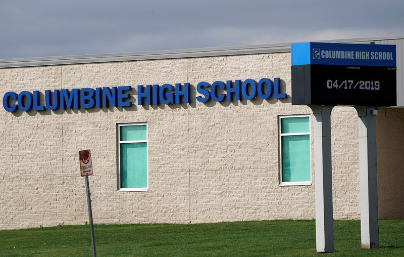 © Reuters. Escola de Columbine, no Colorado, nos Estados Unidos