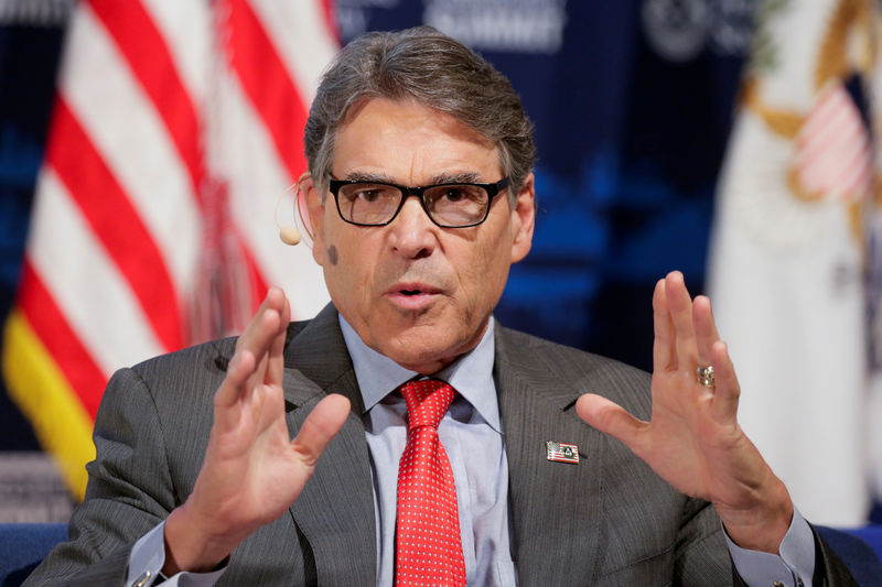 © Reuters. FILE PHOTO: U.S. Secretary of Energy Perry speaks to attendees during the Department of Homeland Security's Cybersecurity Summit in Manhattan, New York