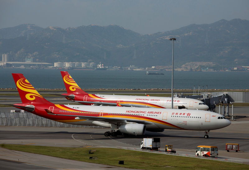 © Reuters. FILE PHOTO: A Hong Kong Airlines Airbus A330 passenger plane taxies on the tarmac at the Hong Kong Airport