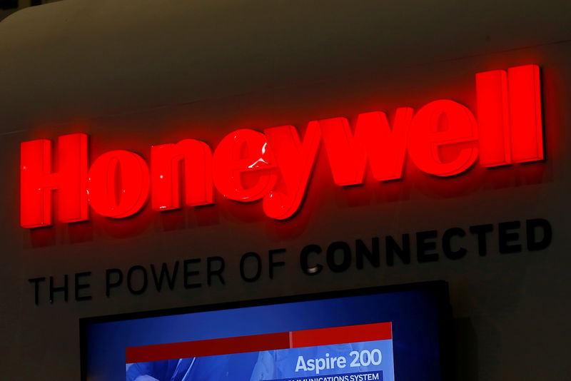 © Reuters. A logo of Honeywell is pictured on their booth during EBACE in Geneva