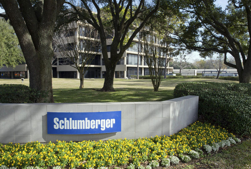 © Reuters. The exterior of a Schlumberger Corporation building is pictured in West Houston