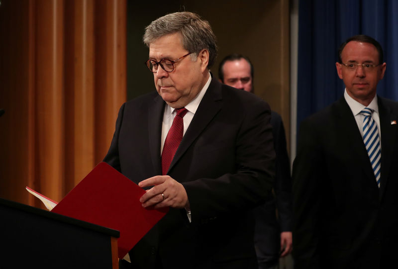 © Reuters. U.S. Attorney General Barr prepares to speak at a news conference to discuss Special Counsel Robert Mueller’s report on Russian interference in the 2016 U.S. presidential race, in Washington