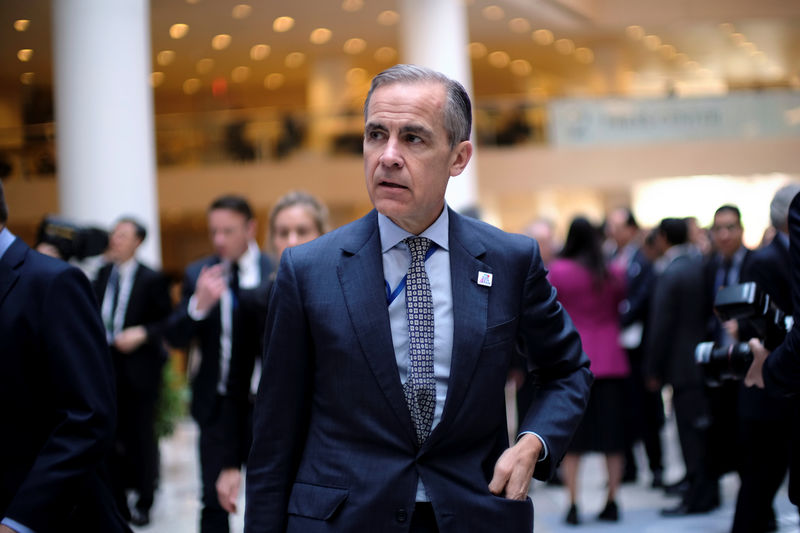 © Reuters. Governor of the Bank of England Mark Carney arrives for IMF and World Bank Spring Meetings in Washington