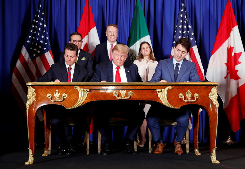 © Reuters. FILE PHOTO: USMCA signing ceremony at the G20 in Buenos Aires