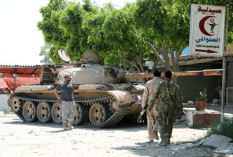 © Reuters. دبلوماسيون: أمريكا وروسيا تقولان إنه لا يمكنهما تأييد دعوة إلى هدنة في ليبيا