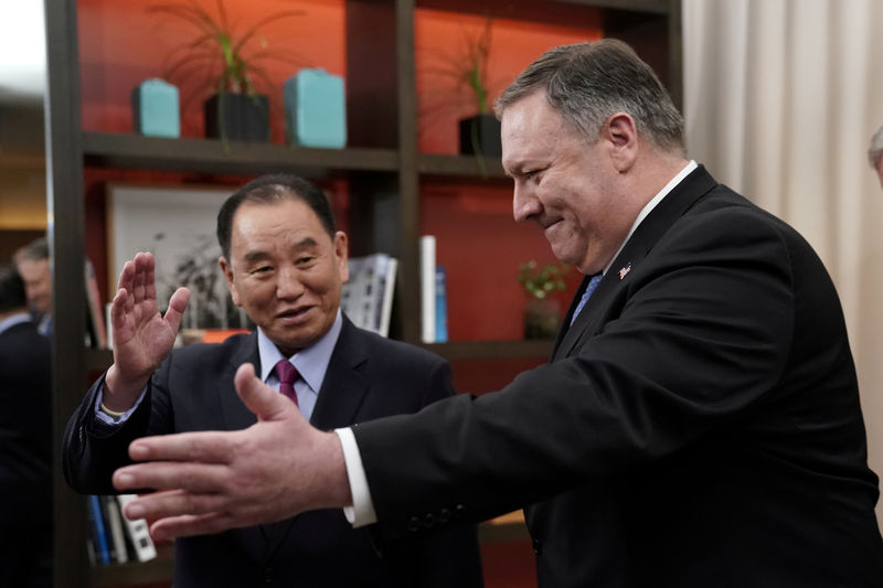 © Reuters. FILE PHOTO: U.S. Secretary of State Pompeo meets with senior North Korean envoy Kim Yong Chol in Washington