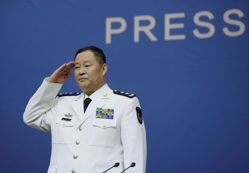© Reuters. الصين تعرض سفنا حربية جديدة مع استعراض قوتها العسكرية في ذكرى تأسيس قوتها البحرية