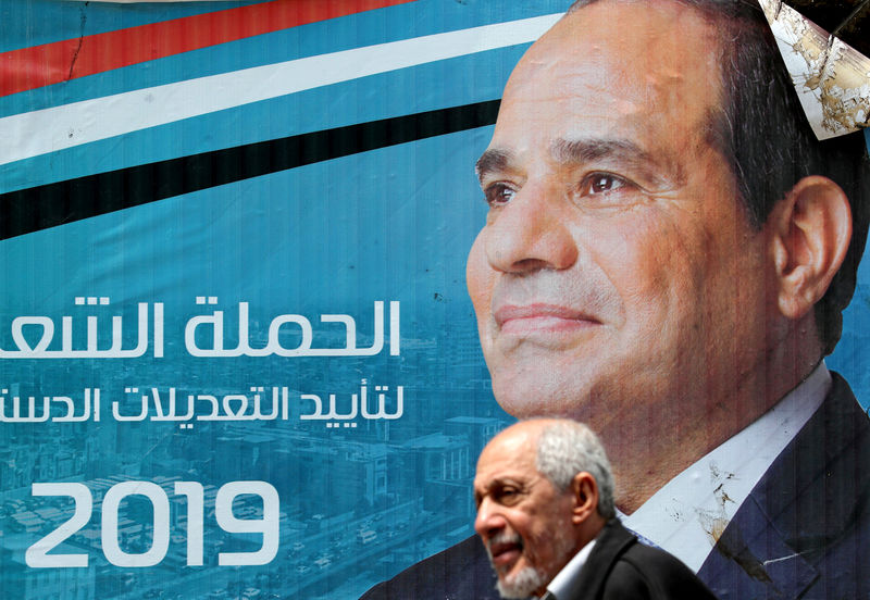 © Reuters. بدء التصويت في استفتاء على تعديلات دستورية تمدد حكم السيسي في مصر