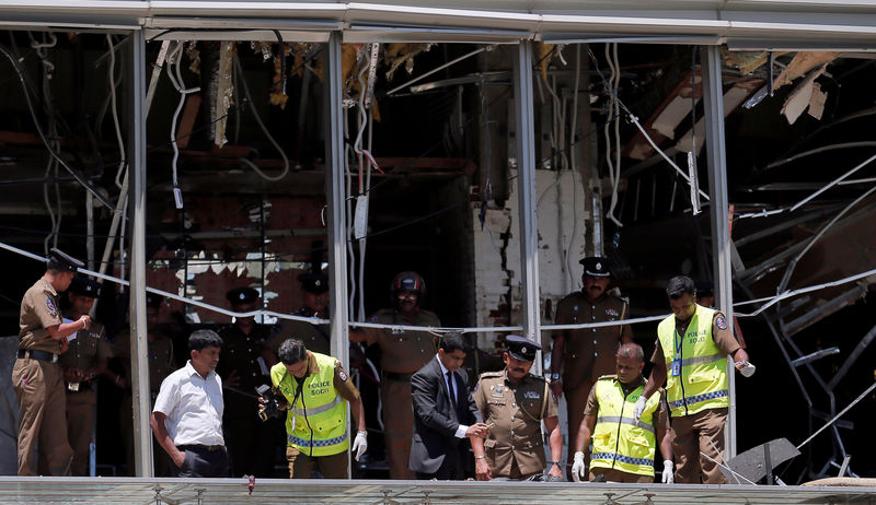 © Reuters. ارتفاع عدد قتلى تفجيرات سريلانكا إلى أكثر من 200