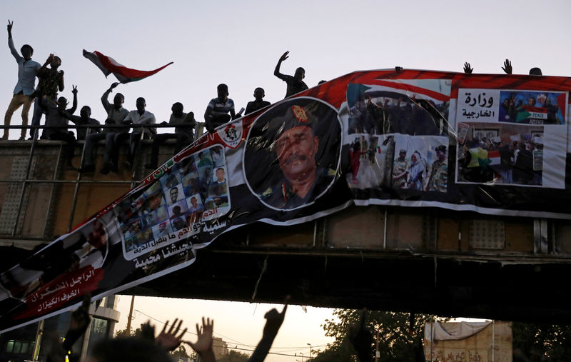 © Reuters. وكالة: وفد سوداني يزور أمريكا قريبا لبحث رفع البلاد من قائمة الإرهاب