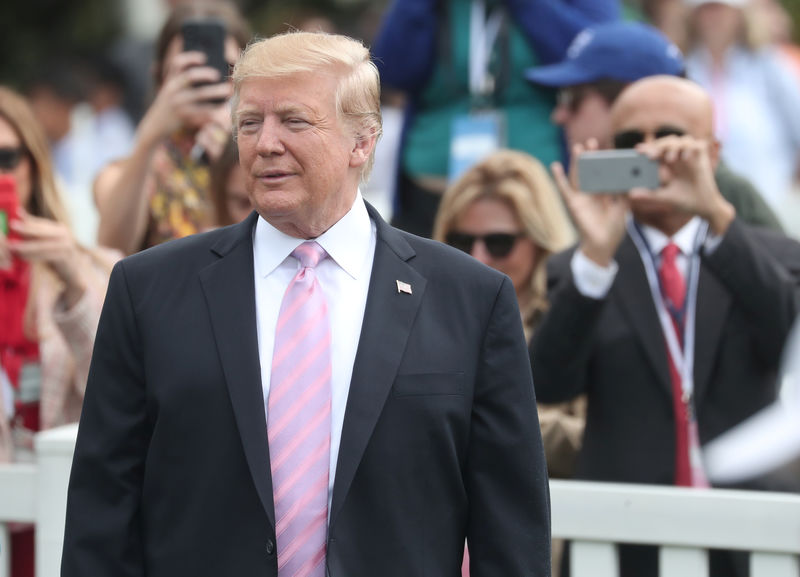 © Reuters. FILE PHOTO: U.S. President Trump attends the 2019 White House Easter Egg Roll in Washington