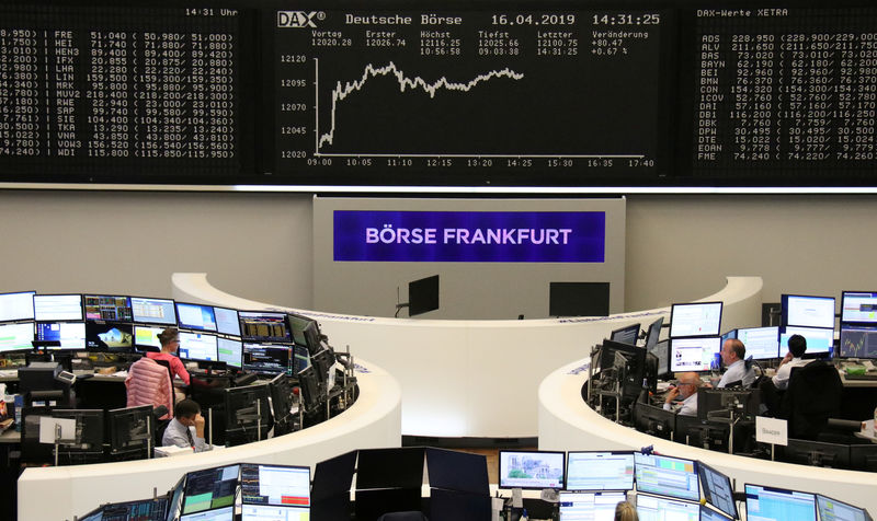 © Reuters. The German share price index DAX graph at the stock exchange in Frankfurt