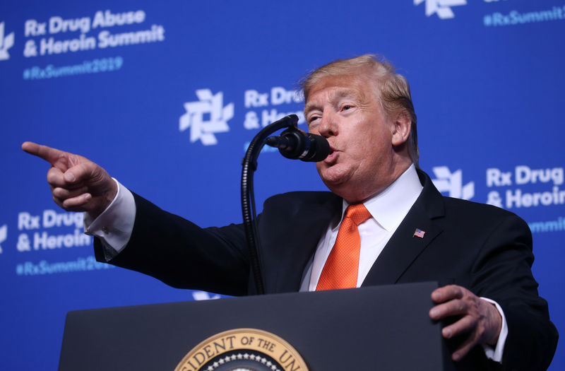 © Reuters. U.S. President Donald Trump speaks at the Rx Drug Abuse and Heroin Summit