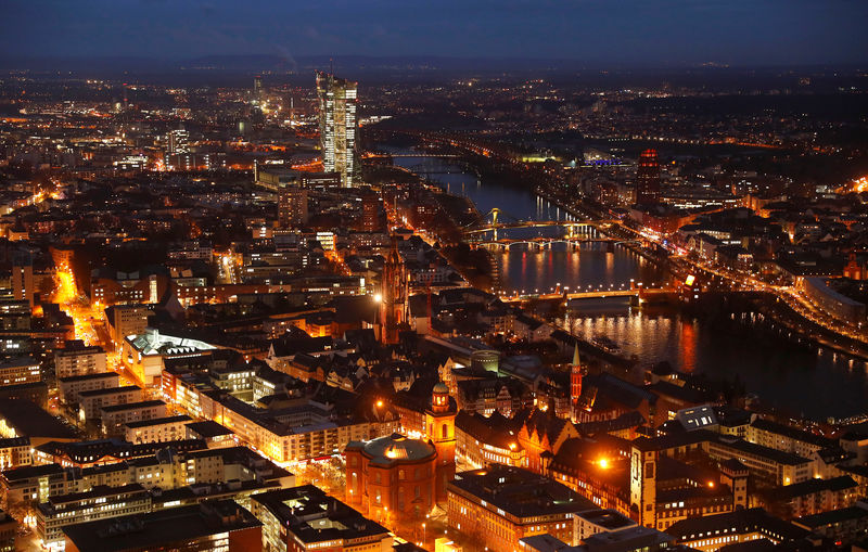 © Reuters. A general view shows the city center of Frankfurt