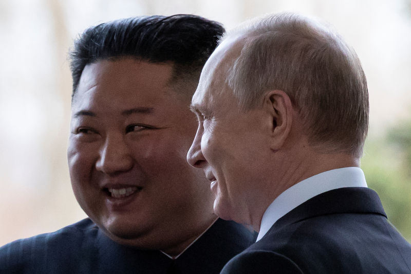 © Reuters. بعدما نبذته واشنطن.. زعيم كوريا الشمالية يبحث عن صديق في بوتين