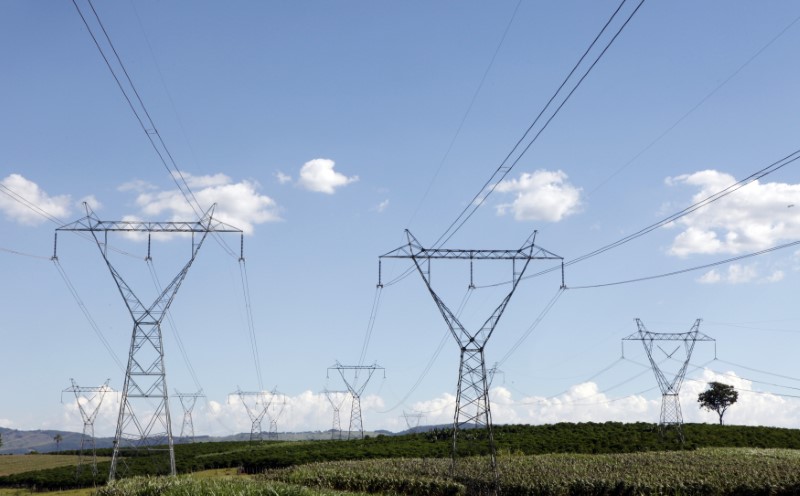 © Reuters. Linhas de transmissão de energia em Santo Antonio do Jardim