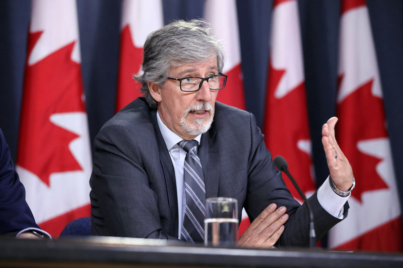 © Reuters. Canada's Privacy Commissioner Daniel Therrien speaks during a news conference in Ottawa