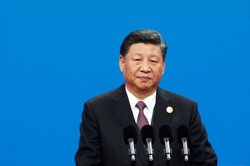 © Reuters. El presidente chino, Xi Jinping, habla en la ceremonia de apertura del segundo Foro de Belt and Road en Pekín