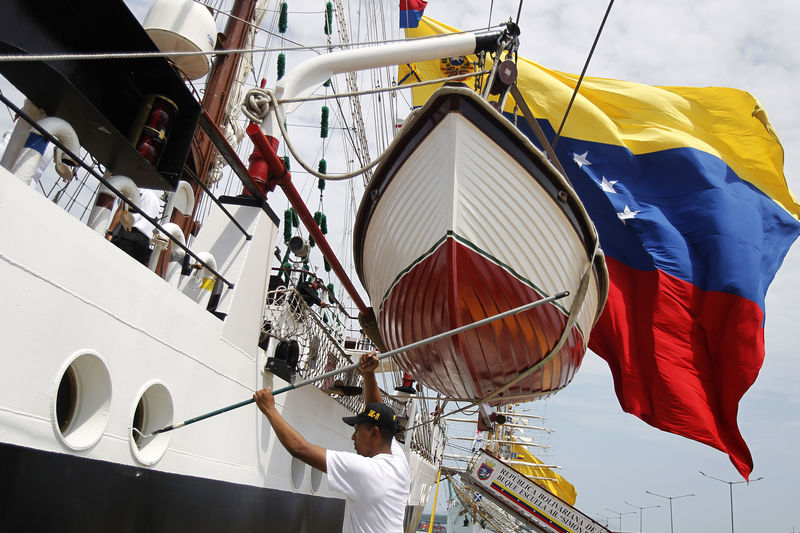 © Reuters. 21 venezolanos desaparecidos tras hundirse un barco en el Caribe