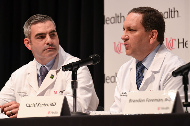 © Reuters. FILE PHOTO: Dr. Daniel Kanter, Medical Director of the Neuroscience Intensive Care Unit, speaks about the statement of the condition and treatment of Otto Warmbier during a news conference at the University of Cincinnati Medical Center in Cincinnati