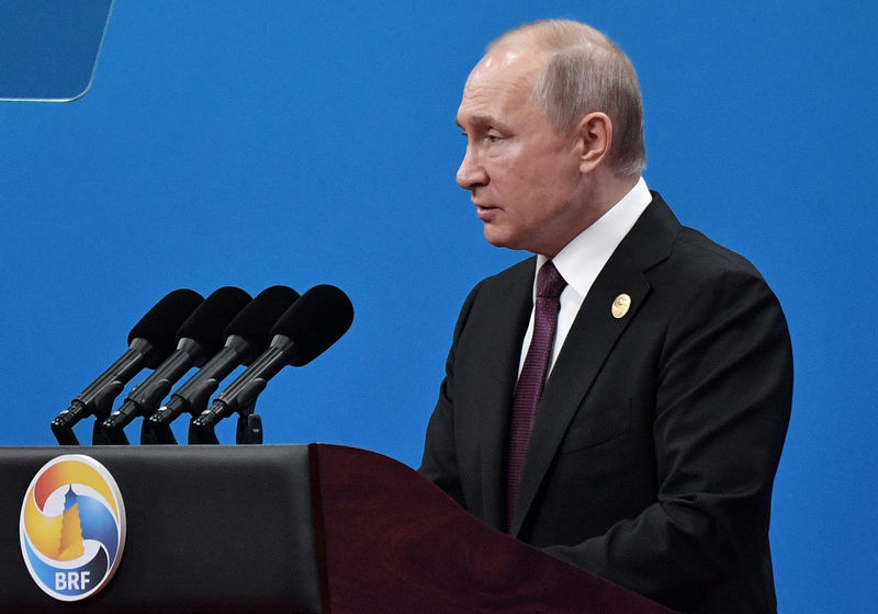 © Reuters. Russian President Vladimir Putin delivers a speech at the opening ceremony for the second Belt and Road Forum in Beijing