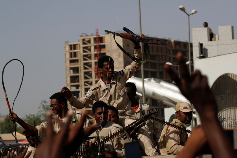 © Reuters. مصدران: اتفاق الجيش السوداني والمعارضة من حيث المبدأ على تكوين مجلس مشترك