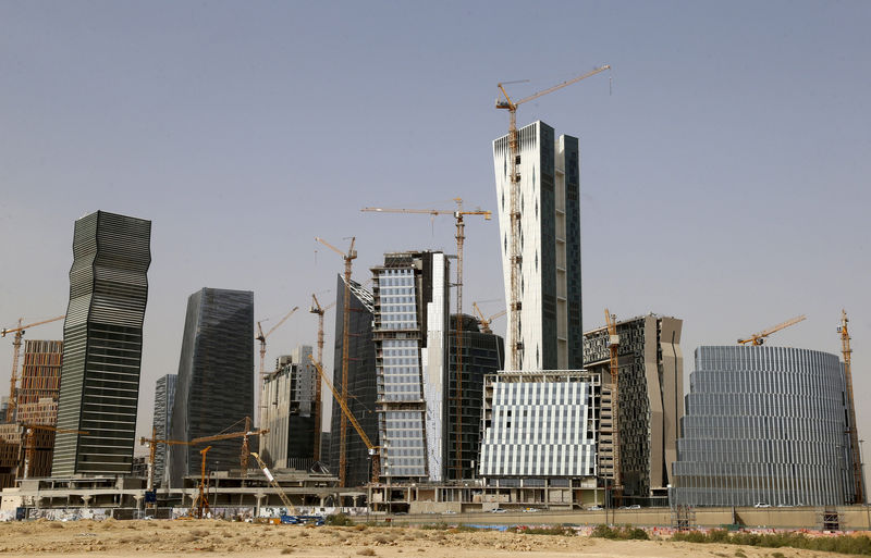 © Reuters. FILE PHOTO: View shows the construction of the King Abdullah Financial District, in Riyadh