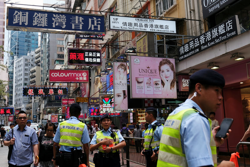 © Reuters. بائع كتب من هونج كونج يهرب إلى تايوان تحسبا لسن قوانين تسليم مطلوبين