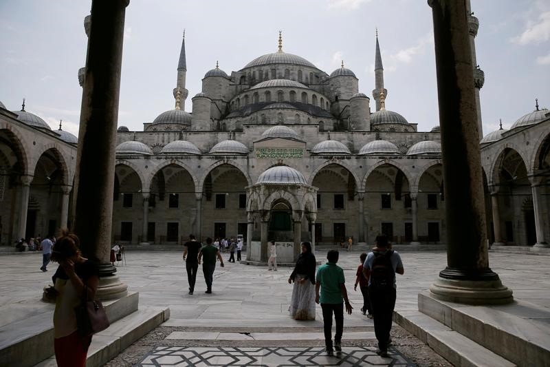 © Reuters. معهد الإحصاء: نمو إيرادات السياحة التركية 4.6% في الربع/1