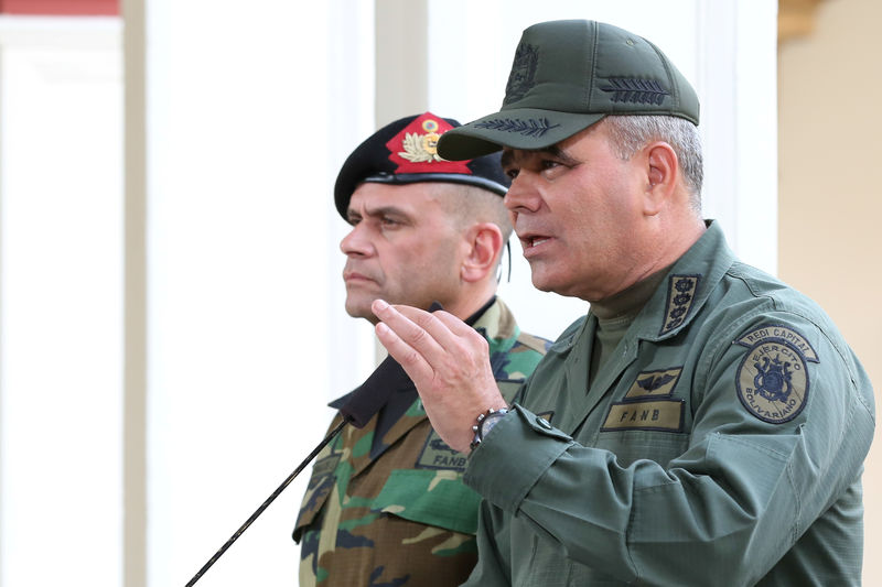 © Reuters. Ministro da Defesa da Venezuela, Vladimir Padrino, discursa no Palácio de Miraflores, em Caracas