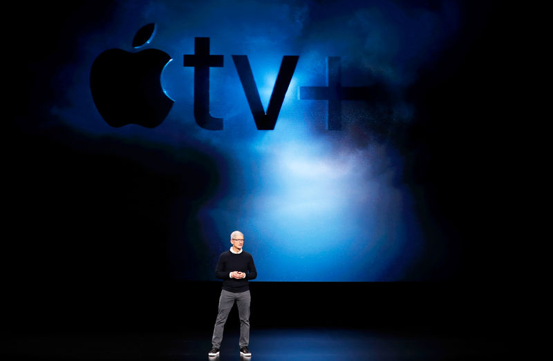 © Reuters. FILE PHOTO: Tim Cook, CEO of Apple, speaks during an Apple special event at the Steve Jobs Theater in Cupertino