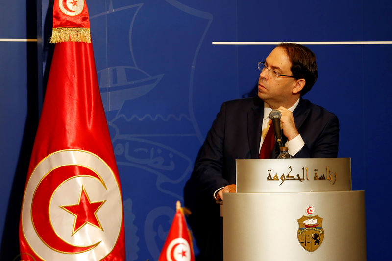 © Reuters. تونس ترفع الأجر الأدنى وأجور مئات آلاف المتقاعدين لخفض توتر اجتماعي متنام