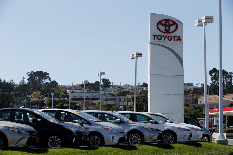 © Reuters. Cars for sale are seen at City Toyota in Daly City, California