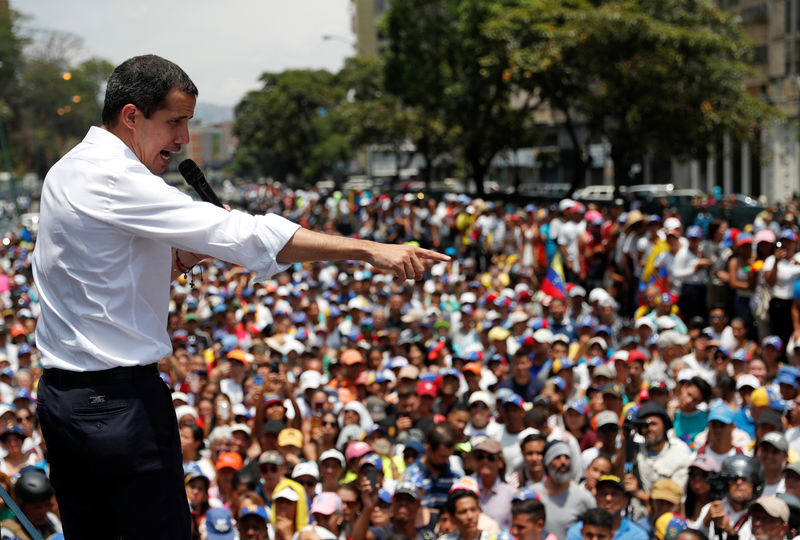 © Reuters. الجيش الأمريكي يقول إنه لم يتلق أوامر بالاستعداد لحرب في فنزويلا