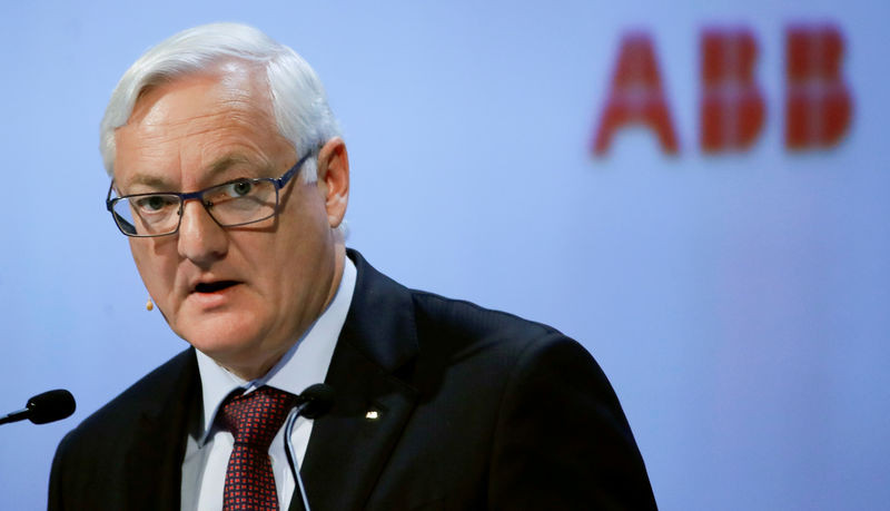 © Reuters. FILE PHOTO: Chairman Voser of Swiss power technology and automation group ABB addresses annual shareholder meeting in Zurich