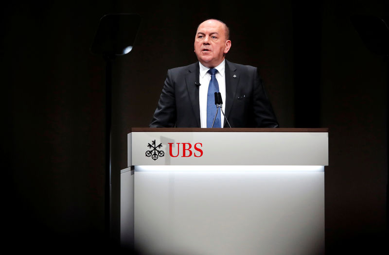 © Reuters. Chairman Weber of Swiss bank UBS addresses the annual shareholder meeting in Basel