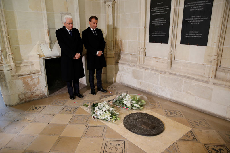 © Reuters. APRÈS DES TENSIONS, ROME ET PARIS UNIS AUTOUR DE LEONARD DE VINCI