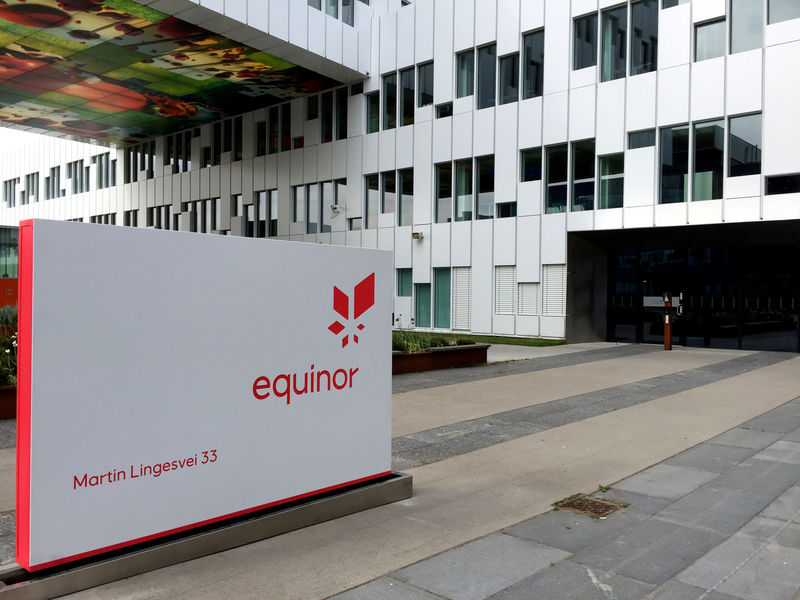 © Reuters. FILE PHOTO:  A logo of Equinor, formerly known as Statoil, is seen at the company's headquarters in Fornebu