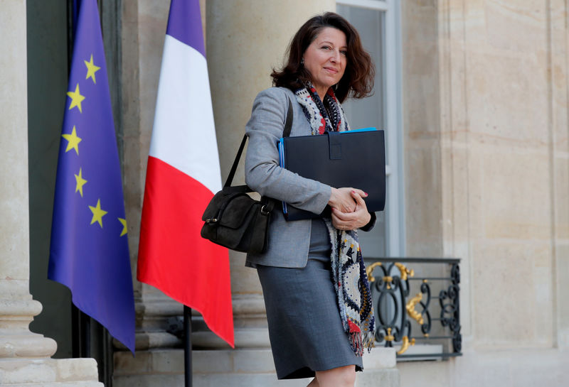 © Reuters. LA FRANCE "PAS TENUE" PAR L'AVIS D'UN COMITÉ DE L'ONU SUR VINCENT LAMBERT