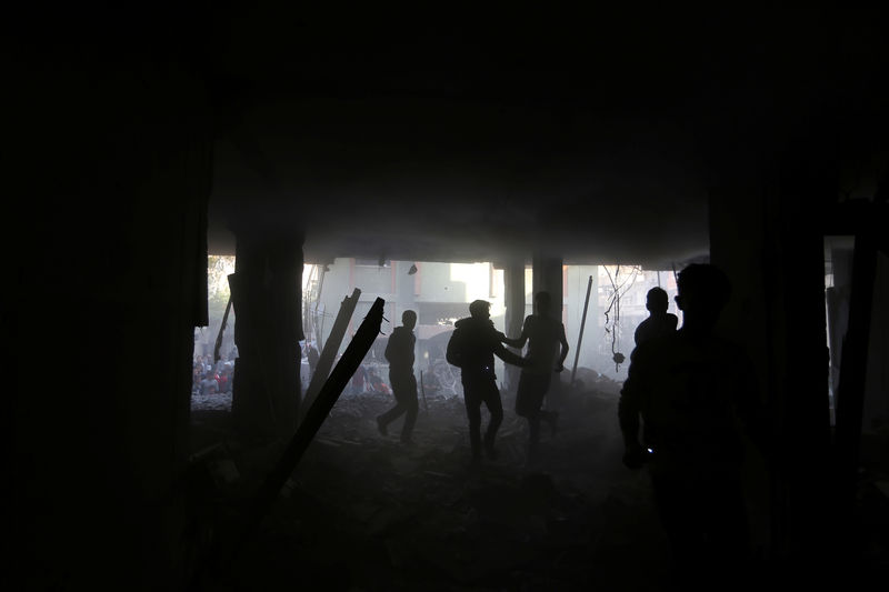 © Reuters. ارتفاع عدد القتلى الفلسطينيين والإسرائيليين في اشتباكات غزة